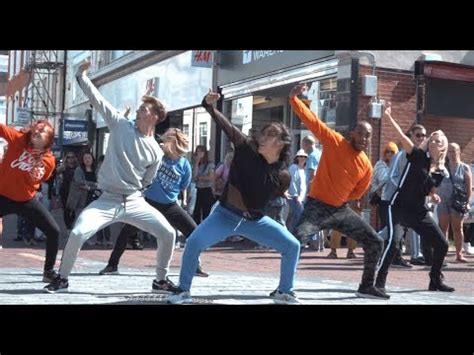 Incredible 80s Dance Flashmob by Club Mob | DanceLifeMap