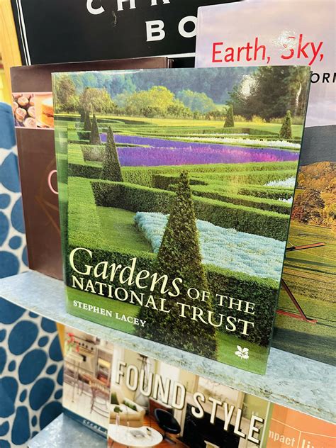 Gardens of the National Trust Book – GasLamp Antiques