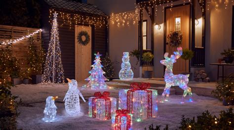 Outdoor Christmas Decoration Ideas | Homebase | Homebase