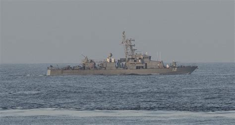 US Navy ship fires at Iranian vessel in Persian Gulf - Daily Sabah