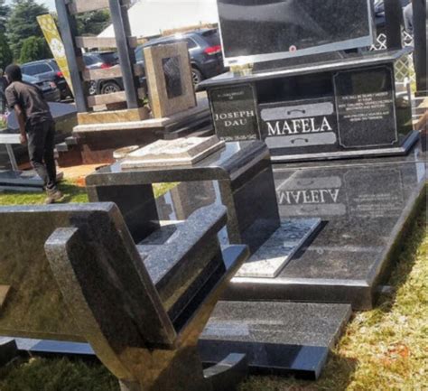 Joe Mafela’s flashy tombstone cost 'hundreds of thousands of rand'