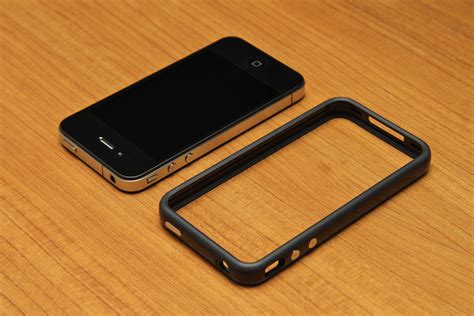 File:Apple iPhone 4 Bumper.jpg - Wikimedia Commons