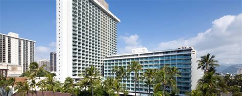 12 of the Best Hotels in Waikiki for Families - The Family Vacation Guide