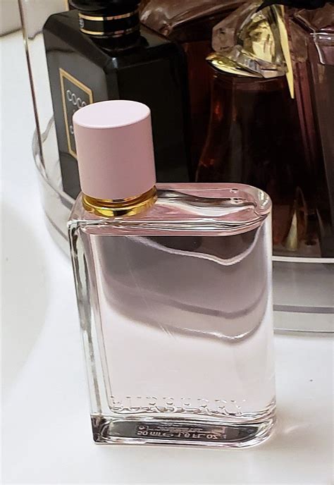 Burberry Her Eau de Parfum Perfume Scents, Perfume Bottles, Pink Heart ...