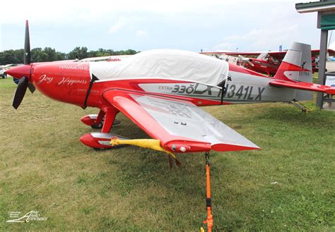 The Aero Experience: EAA AirVenture Oshkosh 2016: Aerobatic Aircraft - The Sleek Speedsters