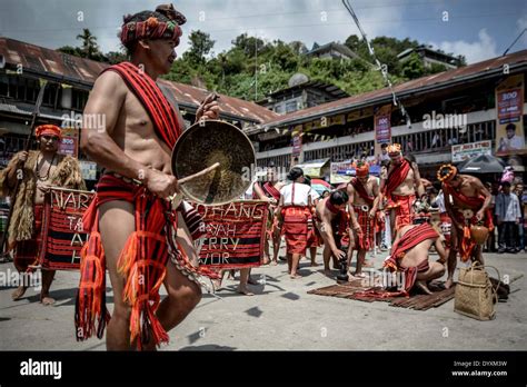 Banaue, Philippines. 27th Apr, 2014. Ifugao tribesmen perform a ritual ...