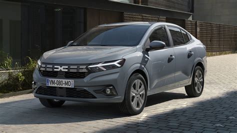 Prueba Dacia Logan 2025 | Precio y Opinión | Carwow