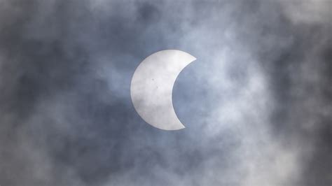 A rare hybrid solar eclipse wows viewers in Australia and Indonesia : NPR