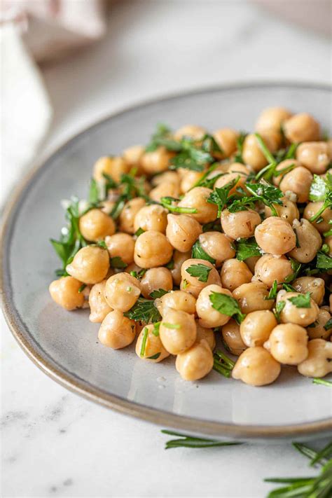 Simple Chickpea Salad with Lemon and Garlic - Running on Real Food