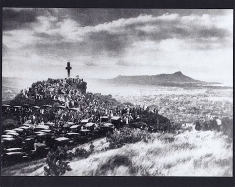 HISTORIC EASTER SUNRISE AT PUNCHBOWL CRATER, HONOLULU c. 1910 | Vintage hawaii, Honolulu, Sunrise