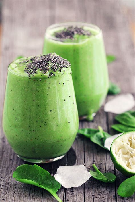 Kiwi & Avocado Green Smoothie | Healthy Smoothie Recipe