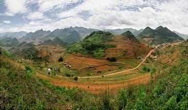 Human/Environment Interaction - Five Themes of Geography with Cultural Norms of Vietnam