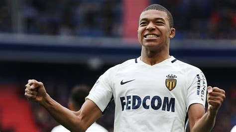 'He will end up at Real Madrid or Barca' - Mbappe tipped to snub Man Utd by Fabinho - Goal