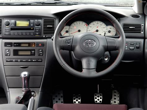 Images of Toyota Corolla T-Sport 3-door UK-spec 2004–07 (2048x1536)