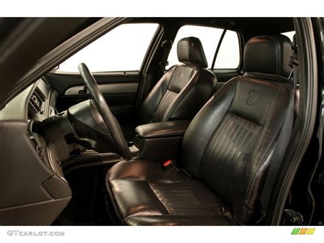 Dark Charcoal Interior 2003 Mercury Marauder Standard Marauder Model Photo #80432504 | GTCarLot.com