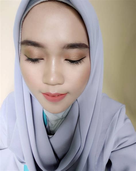 WARDAH MAKE UP LOOK "ELECTRICALLY ELEGANT"