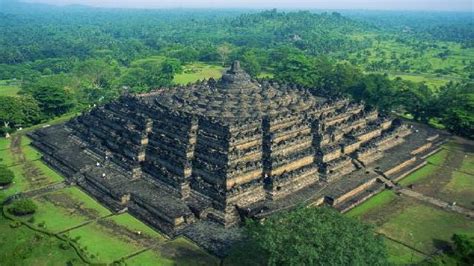 Gunung Padang - The Mysterious Ancient Pyramid In Indonesia That Is Rewriting History - The ...