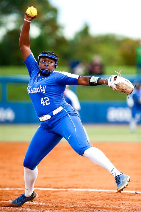 Kentucky-Georgetown Fall Softball Photo Gallery – UK Athletics