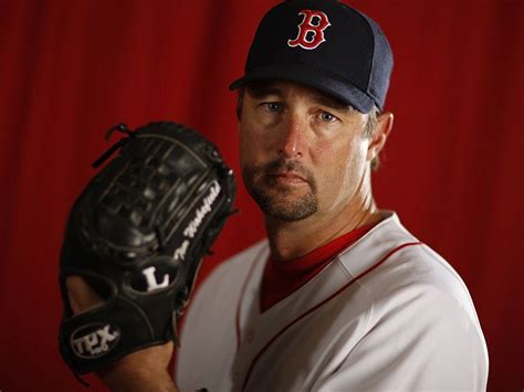 Former Red Sox knuckleballer Tim Wakefield dies at 57 - oggsync.com