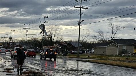 Clarksville, Tennessee, tornado: 3 dead, 23 injured, curfew in place