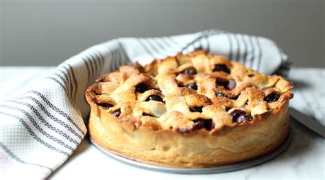 Sour Cherry Deep Dish Pie – The Foodie Chef