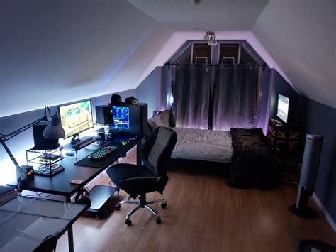 33 The Best Gaming Setup For Amazing Rooms | Gaming room setup, Room setup, Small game rooms