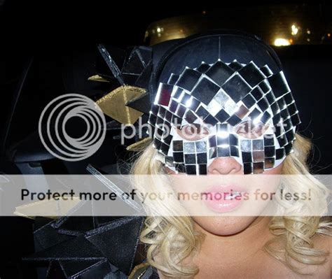 dinarantant: lady gaga poker face costume