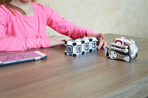 Anki Cozmo Robot Review: A Clever Way to Teach Kids Coding