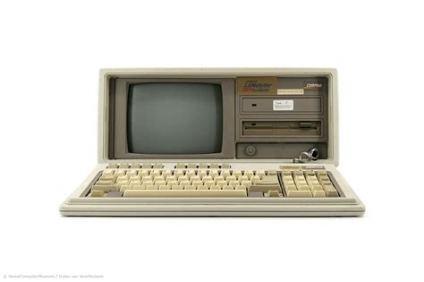 HomeComputerMuseum - Compaq Portable II