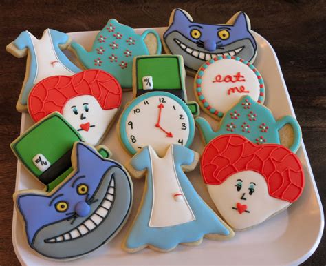 Alice and Wonderland cookies | Cookie decorating, Cookies, Alice