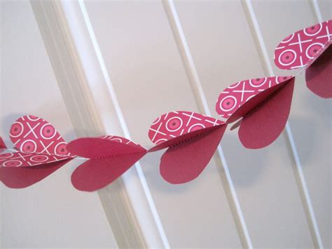 Tutorial : 3D Hearts Garland | Valentine garland, Paper heart garland ...