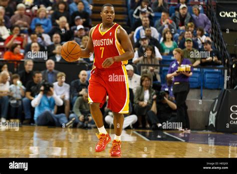 Houston rockets guard kyle lowry hi-res stock photography and images ...