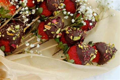 Chocolate Covered Strawberry Bouquet - Love Laugh Mirch