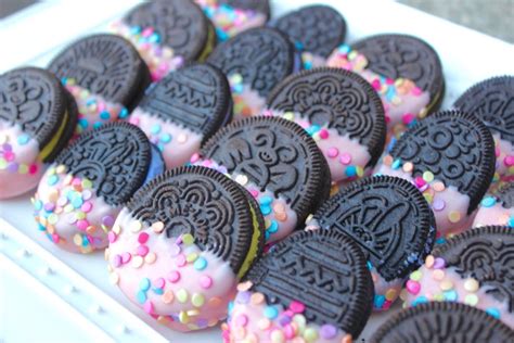 Chocolate Dipped Oreos