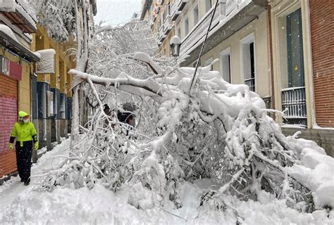 In Pictures: Thousands stranded in Spain’s record snowstorm | Weather News | Al Jazeera