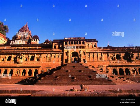 Maheshwar ghat hi-res stock photography and images - Alamy