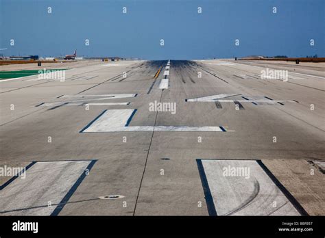 Runway at LAX Los Angeles International Airport Stock Photo - Alamy