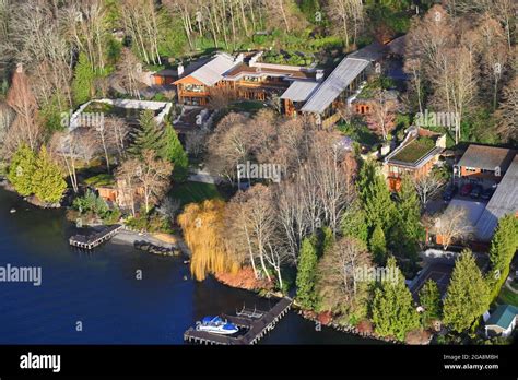 THE GATES ESTATE ON LAKE WASHINGTON IN MEDINA, WASHINGTON Stock Photo - Alamy