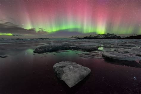 Northern Lights at Jökulsárlón Glacier Lagoon | Guide to Iceland