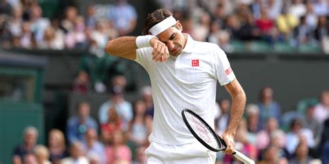 Hubert Hurkacz stuns Roger Federer at Wimbledon - Tennis365