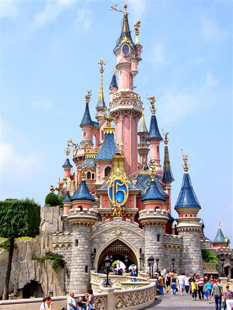 Curiosidades sobre el castillo de Disneyland París.