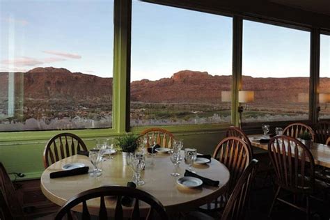 15 Best Restaurants in Moab, UT for 2024 (Top Eats!)