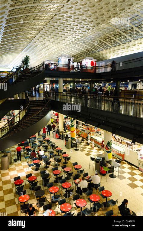 Union station food court washington dc hi-res stock photography and ...