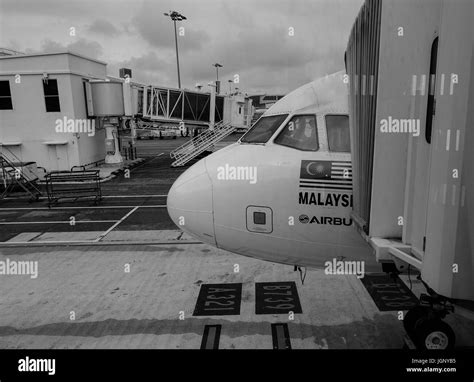 Kuala lumpur airport lounge Black and White Stock Photos & Images - Alamy