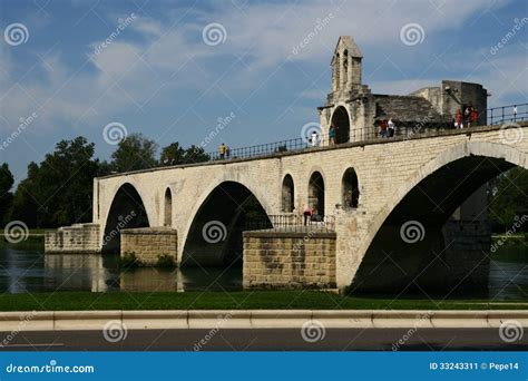 Avignon bridge editorial photo. Image of vaucluse, benezet - 33243311