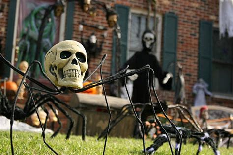 Halloween Ideas For Your Front Yard, Backyard and Garden – Forbes Home