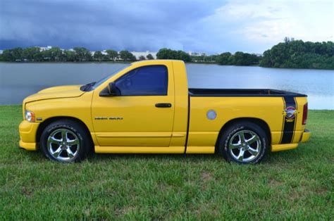 2005 Dodge Ram 1500 RUMBLE BEE Sport Edition Leather interior 20" wheels HEMI