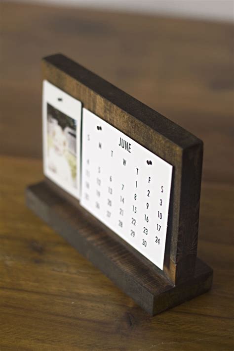 How to Make a Modern Desk Calendar | Perfect Father's Day Gift! | Diy desk calendar, Desk ...