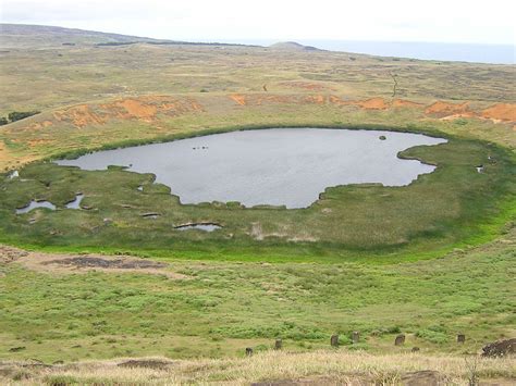 Easter Island Statues Came From Rock Quarry Near Rano Raraku Lake ...