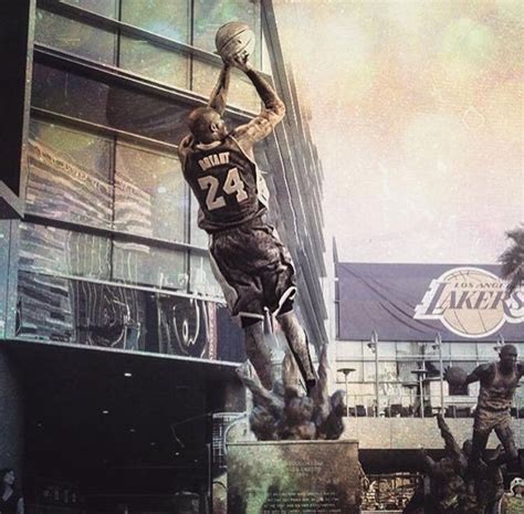 Future Kobe statue? ;) : r/lakers